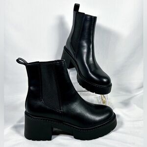 Madden Girl ‘Trust’ Lug Sole Chelsea Boot - NWOT